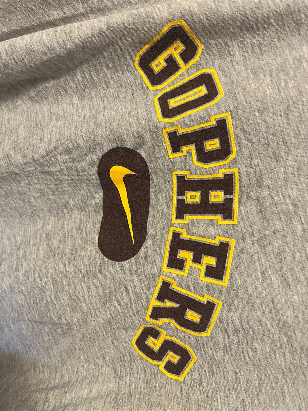 Nike Gray Cropped Gophers Tee with Maroon and Yellow Logo - Picture 4 of 4